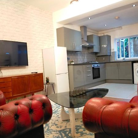 4 Bed Entire House - Heart Of The City - Near Sufc เชฟฟิลด์ ภายนอก รูปภาพ