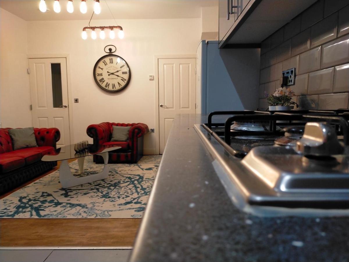 4 Bed Entire House - Heart Of The City - Near Sufc เชฟฟิลด์ ภายนอก รูปภาพ