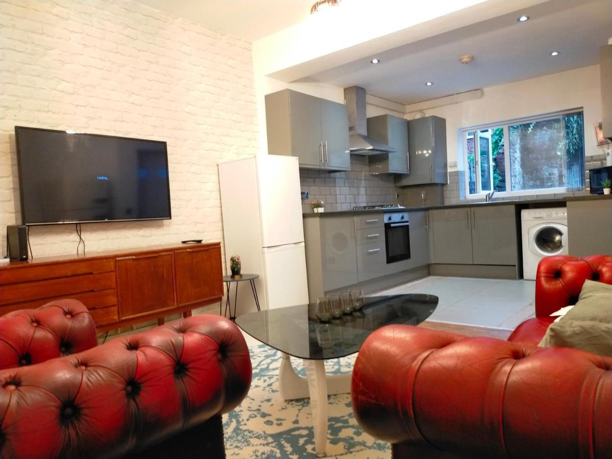 4 Bed Entire House - Heart Of The City - Near Sufc เชฟฟิลด์ ภายนอก รูปภาพ